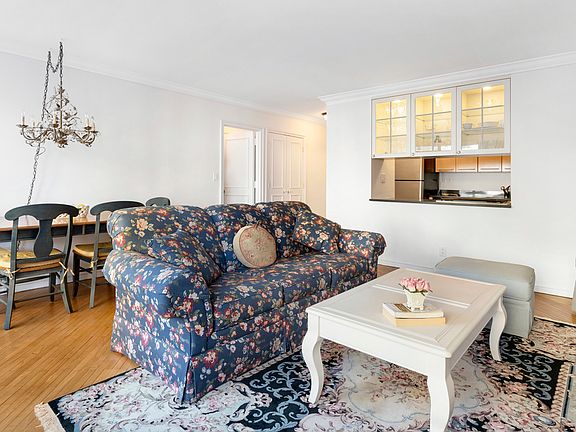 5th image of 400 E 70th St APT 406
