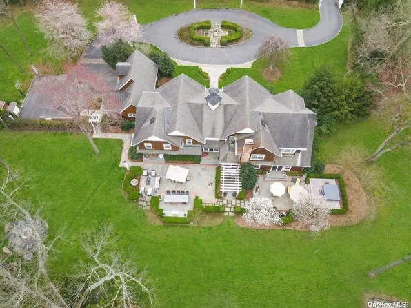 9 Stonegate Lane, Old Brookville, NY 11545