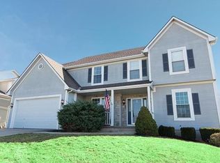 713 Canyon View Dr, Lansing, KS 66043