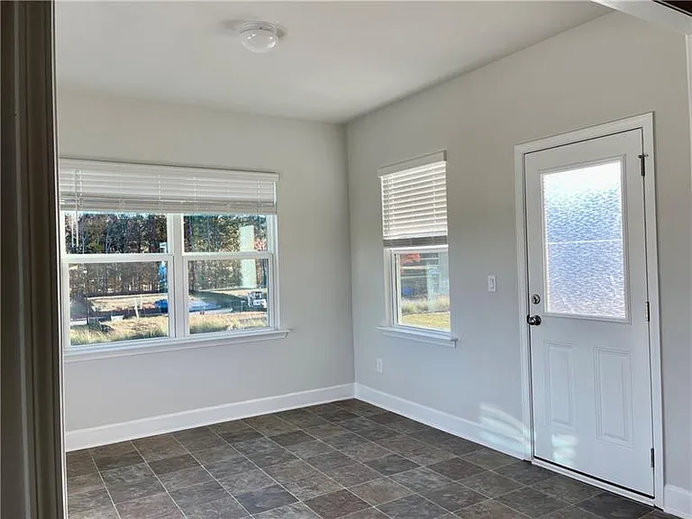 5689 Wheeler Ridge Rd — Photo 15