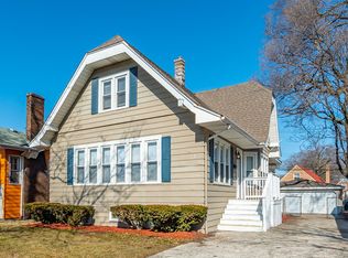 910 W 111th St, Chicago, IL 60643