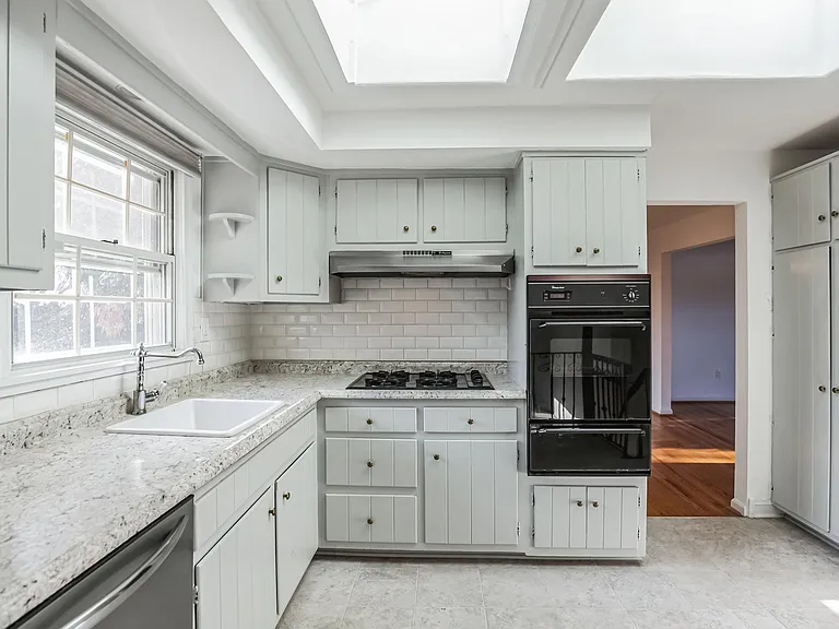 434 W Springfield Ave — Photo 11