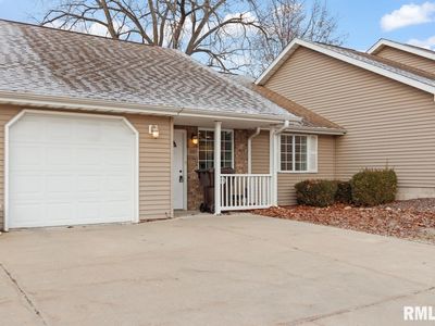 3005 N Molleck Dr, Peoria, IL, 61604