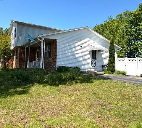 2nd image of 108 Kingbrook Rd