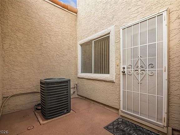 3rd image of 2168 Camel Mesa Dr