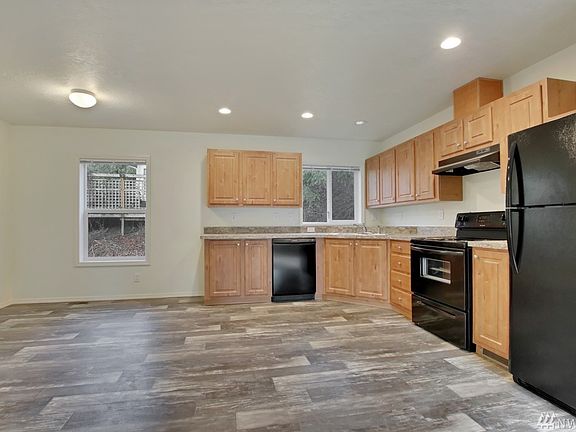 5th image of 9831 Overlook Dr NW