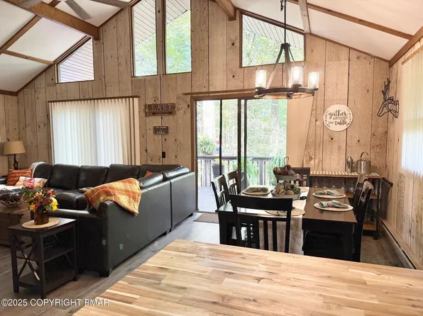 19 Maplewood Rd, Lake Harmony, PA 18624