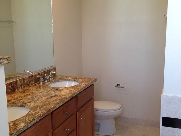 5th image of 3130 W Walton St Unit 02