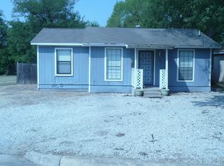 1221 Oxford St, River Oaks, TX 76114