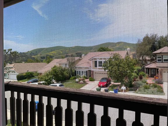 5th image of 370 Southridge Dr