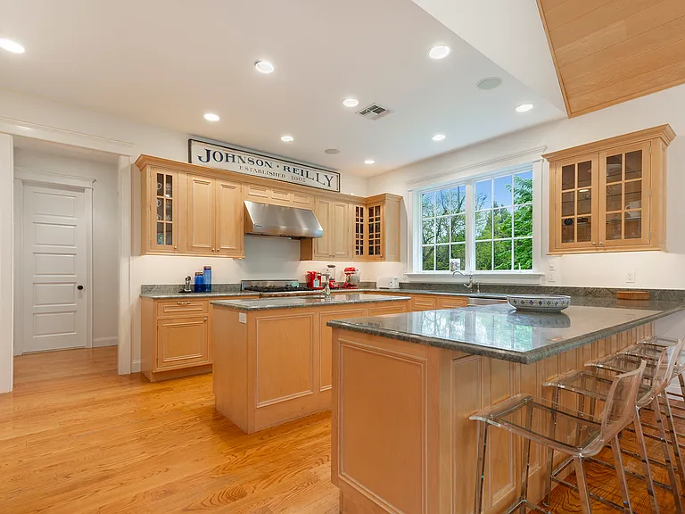 5 Anthony Ln — Photo 9