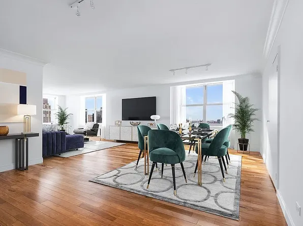 300 E 56th St, New York, NY
