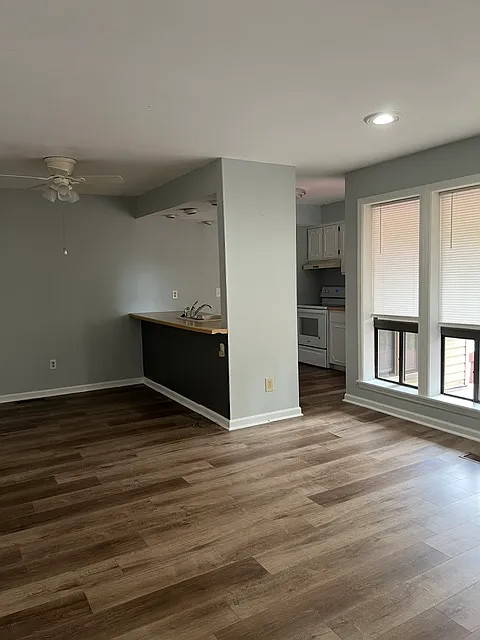 2 bed, 882 sqft, $850 — Photo 2
