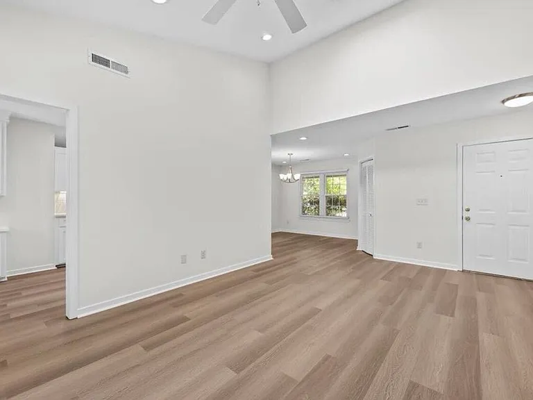 1120 Daffodil Ln — Photo 12
