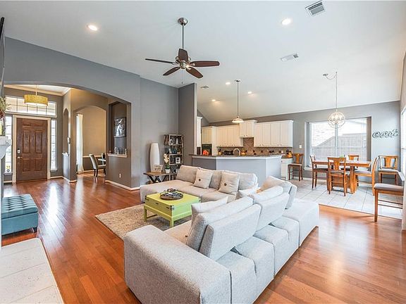 5th image of 217 Longford Ct