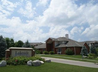 501 Lakeside Dr APT 201, Lincoln, NE 68528