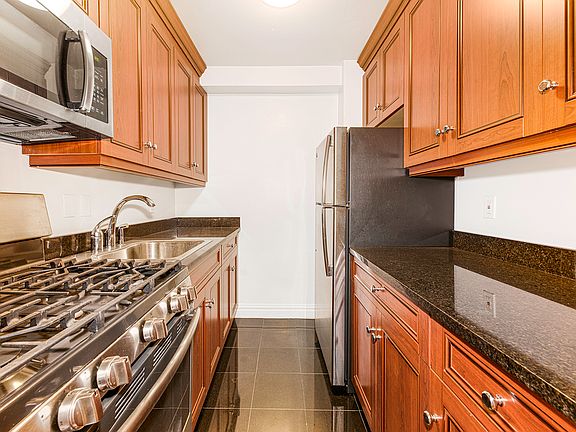 5th image of 330 W 45th St APT 7K