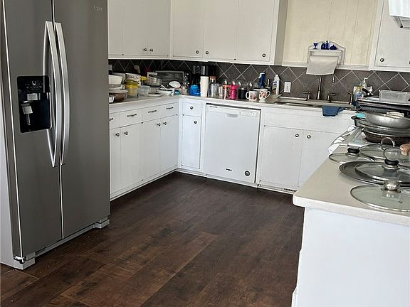 5th image of 100 N Fairbanks Ave