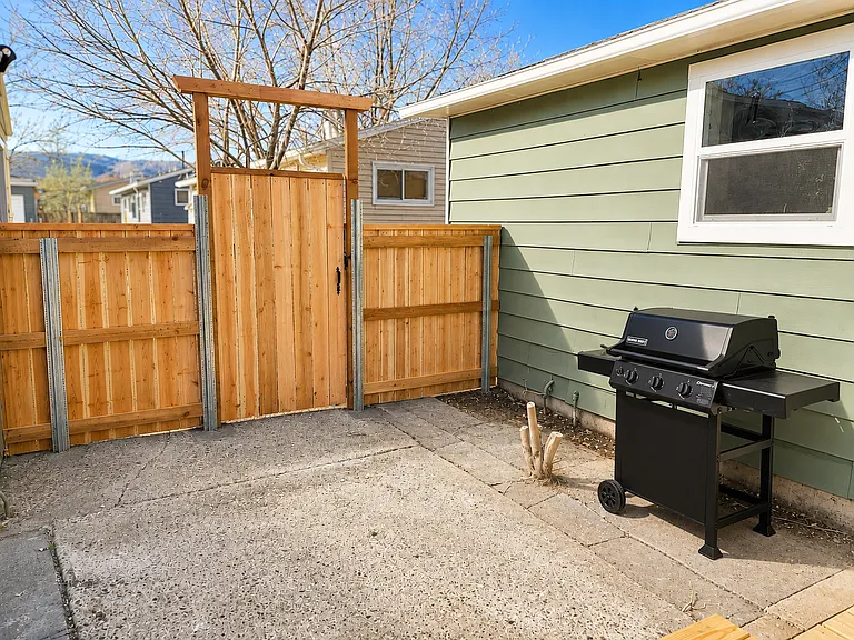 1615 Custer Ave — Photo 19