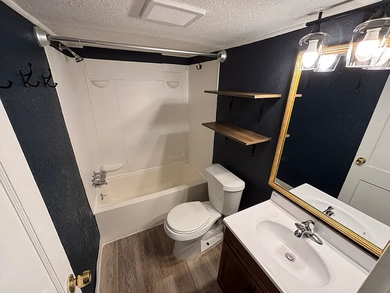 412 S 10th St #2 — Photo 8