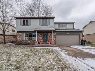 536 Meadowlake Rd, Canton, MI 48188