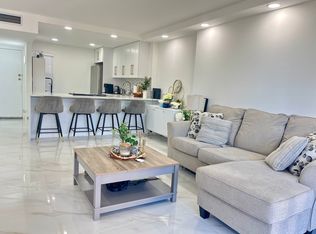 3101 N Country Club Dr #40, Miami, FL 33180