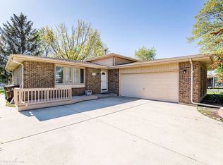 460 Manor Dr, Peotone, IL