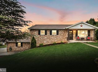 110 Maylyn Ave, Dallastown, PA 17313