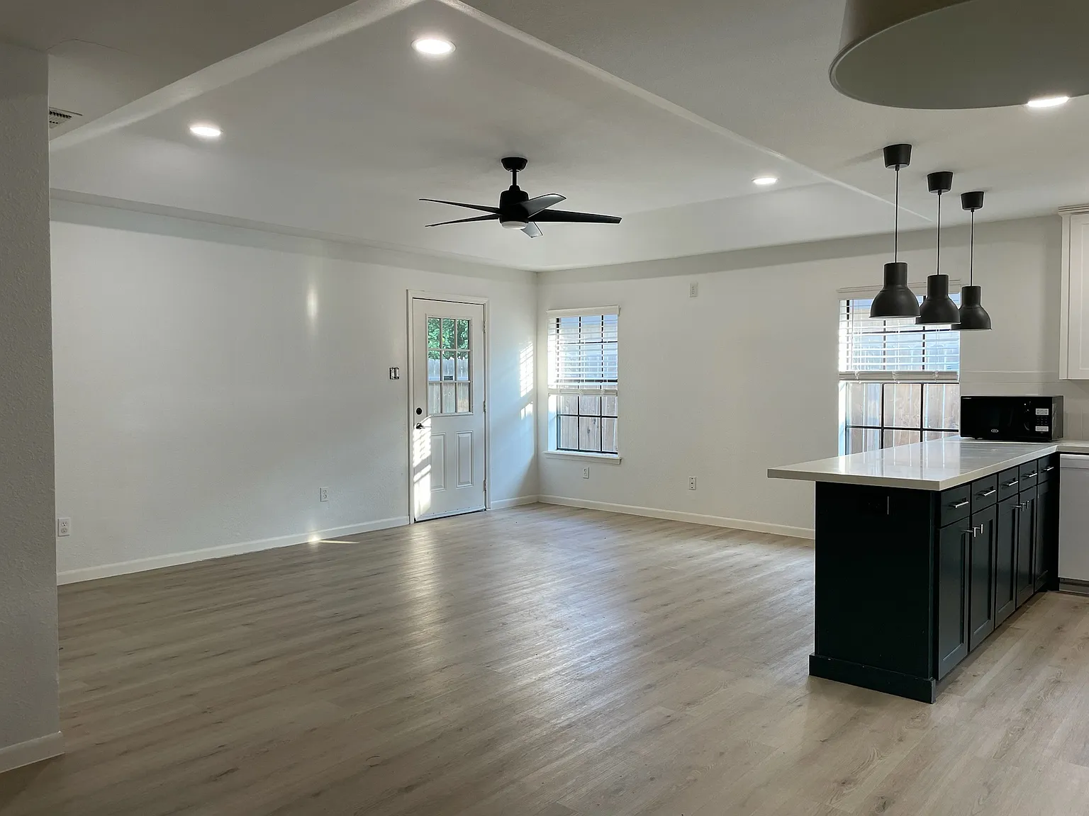 3 bed, 1510 sqft, $1,800 — Photo 4
