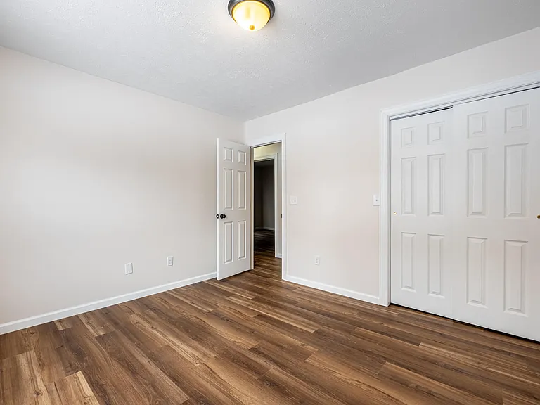 1013 Virginia Ave — Photo 16