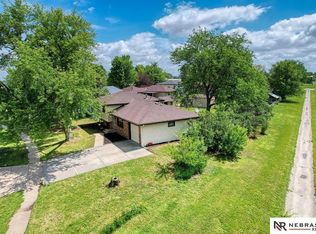 11010 N 137th St, Waverly, NE 68462