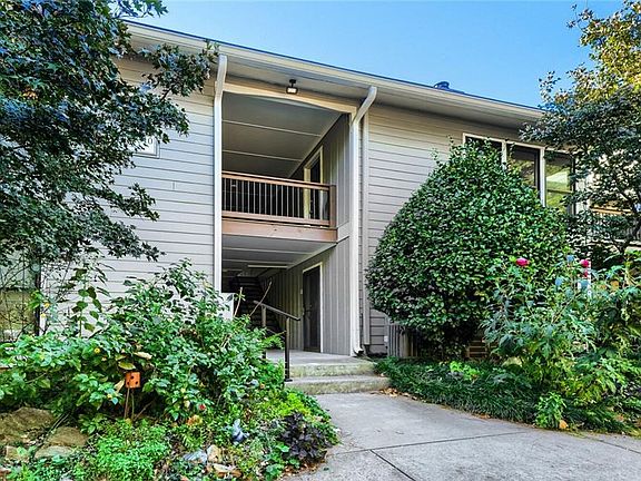 2nd image of 505 Park Ridge Cir