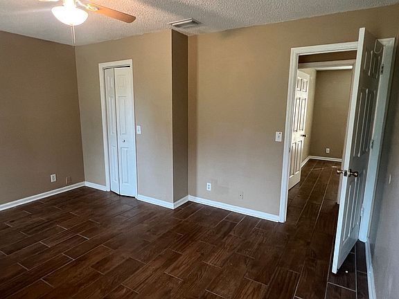 5th image of 412 Fairfield Ct