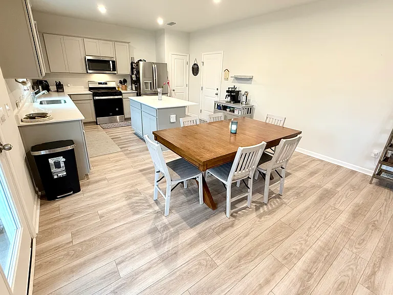 945 Longleaf Dr — Photo 8