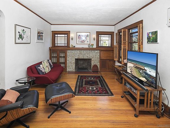 3rd image of 3557 Herman Ave