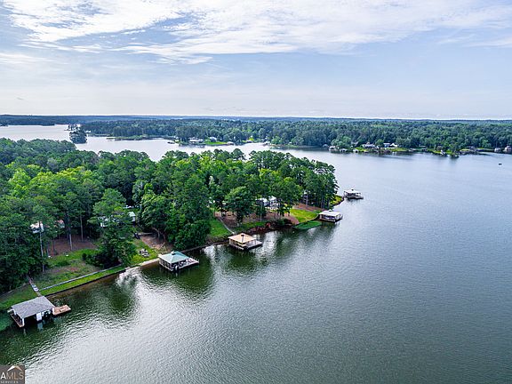 3rd image of 321 Barbara Point Rd