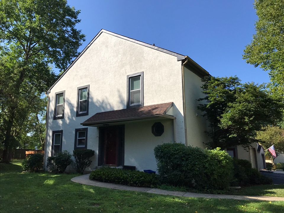 2nd image of 33 Cabot Ct