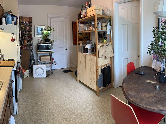 4th image of 454 S 1st St #2