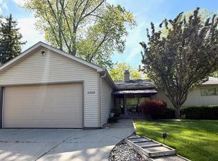 2500 Lee Dr, Bay City, MI 48708