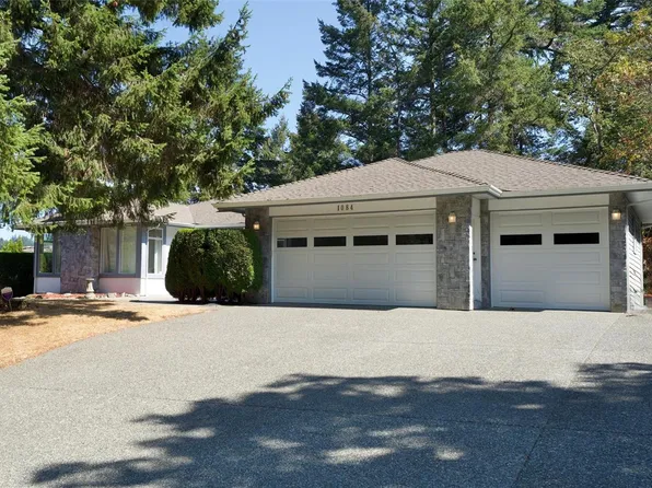 1084 Valewood Trl, Saanich, BC V8X 5E3