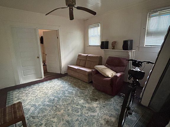 2nd image of 570 Clarke St