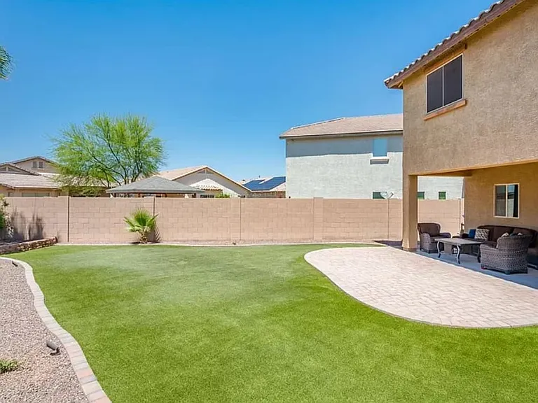 8904 S 58th Dr — Photo 18