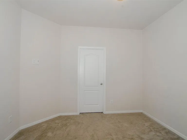 18314 Fairwood Meadow Ct — Photo 8