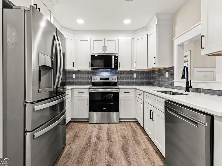 240 Clearwater Dr — Photo 10