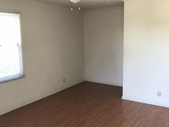 2nd image of 803 Florence Ave #B