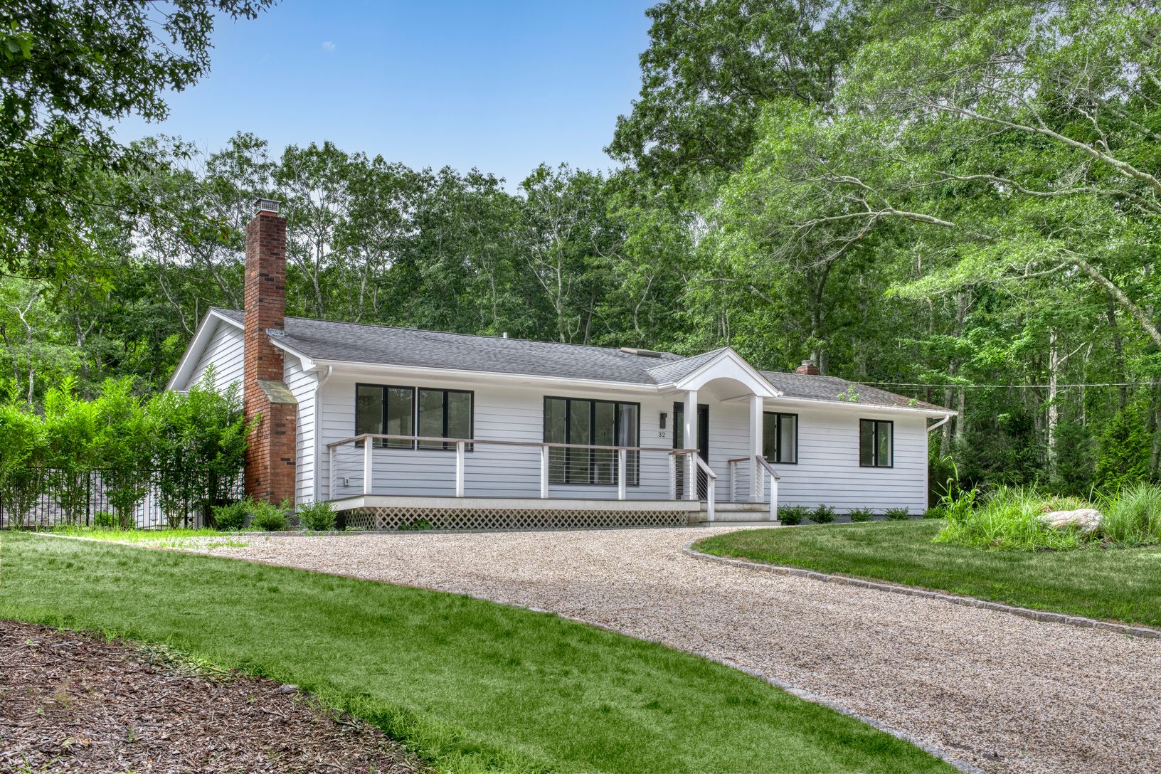  Front view (side) U-Shaped Driveway