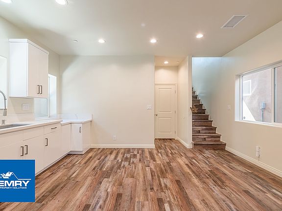 2nd image of 3258 Dundas St #6