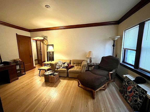 4th image of 4474 N Oakland Ave #106