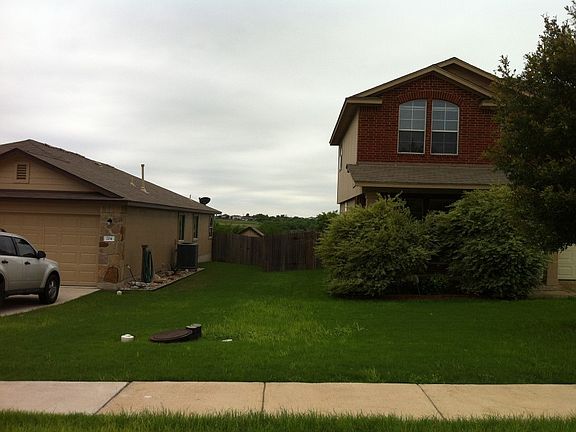 3rd image of 692 Covent Dr