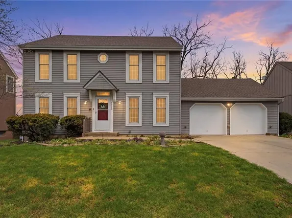 9220 W 116th St, Overland Park, KS 66210